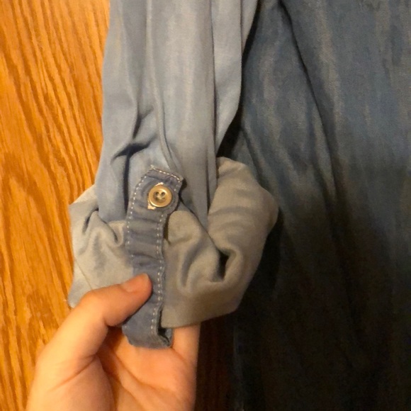 Soft thin denim shirt. - Picture 4 of 5